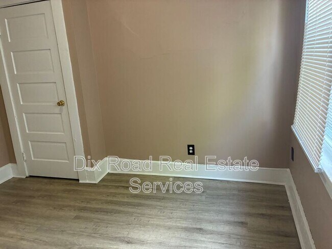 Building Photo - 702 Baltimore St