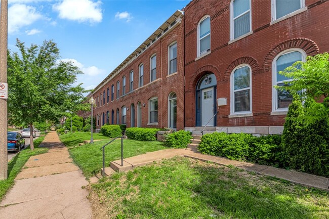 Building Photo - 4419 Oakland Ave