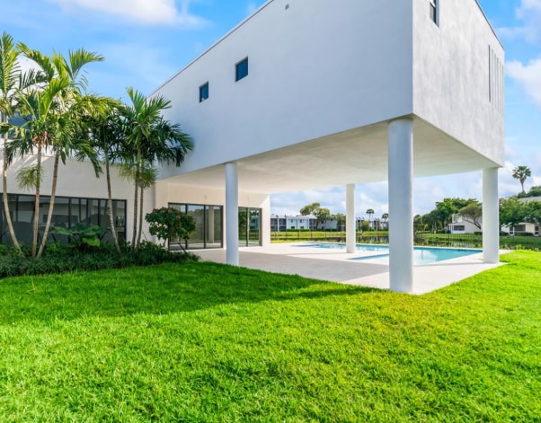 Building Photo - 16680 Botaniko Dr N