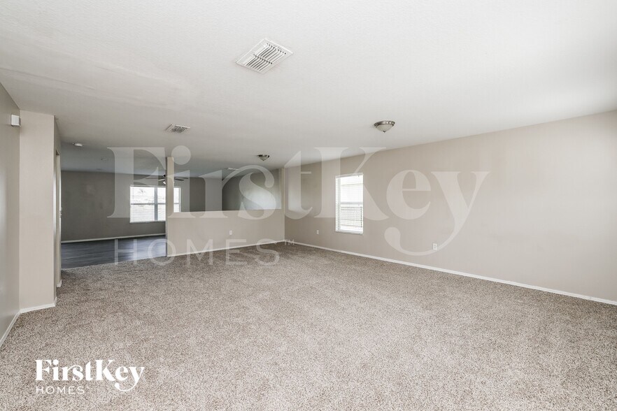 Building Photo - 5455 Sandy Shell Dr