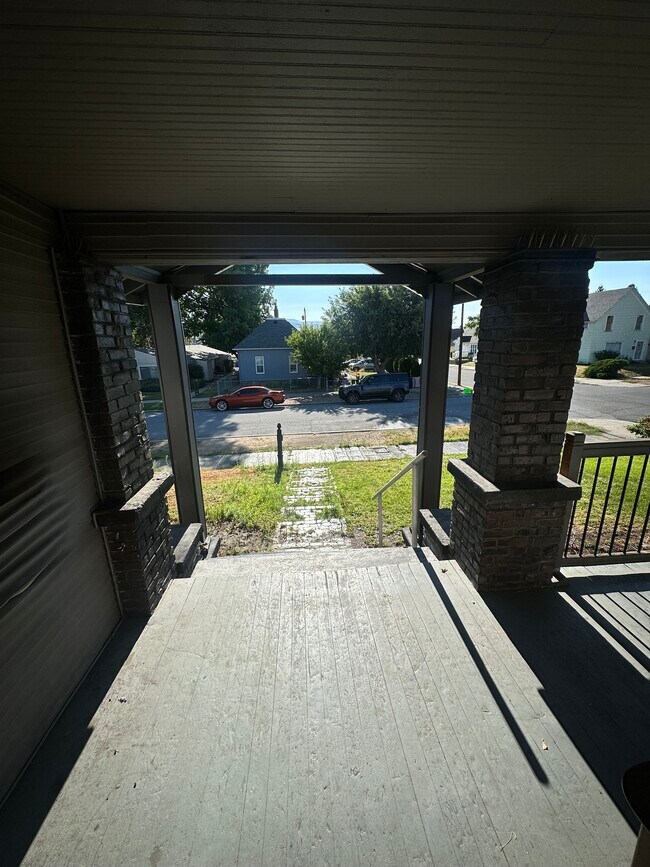 Building Photo - 2 N Delaware Ave