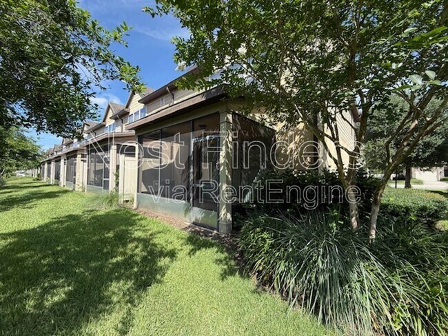 Building Photo - 7028 Buroak Ct