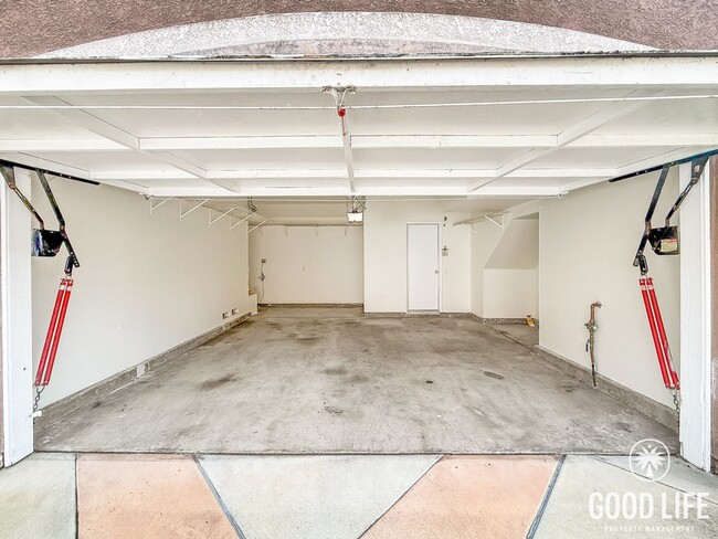 Building Photo - Spacious 3bd/3ba Located in Miramar Ranch North!