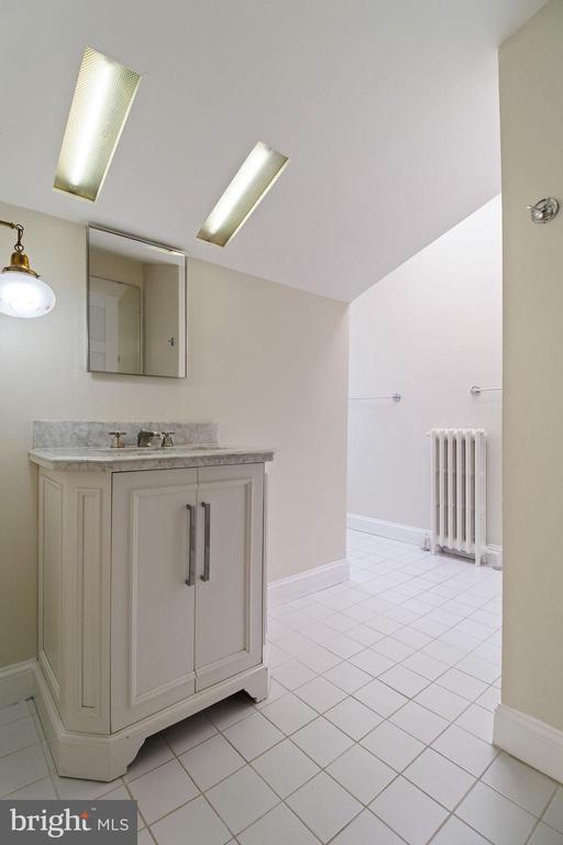 Building Photo - 1120 East Capitol St NE