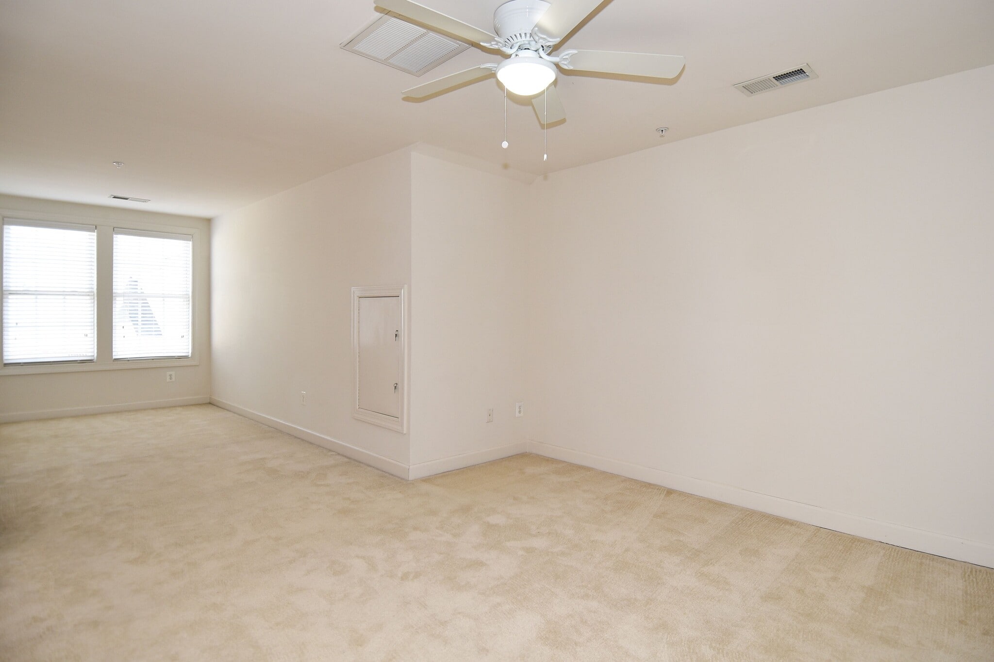 Building Photo - 7981 Vigne Ct