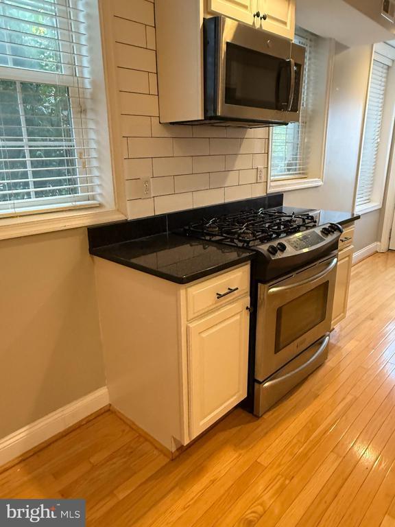 Building Photo - 1929 E Lombard St