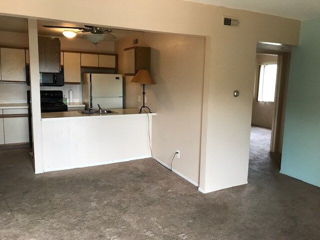 Building Photo - 8709 Candlewood Trl
