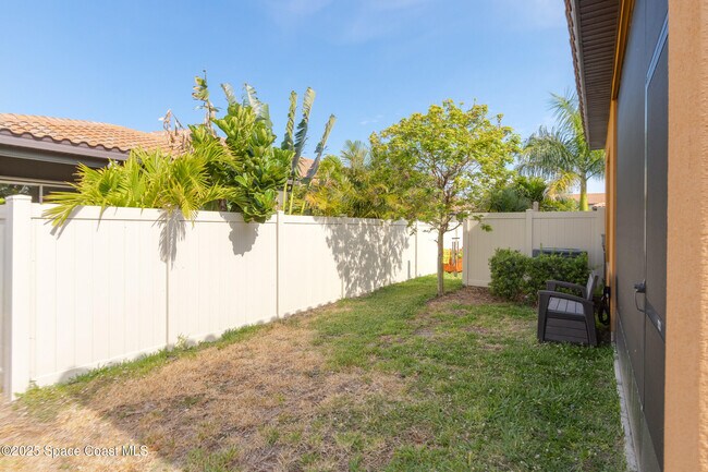 Building Photo - 724 Carlsbad Dr