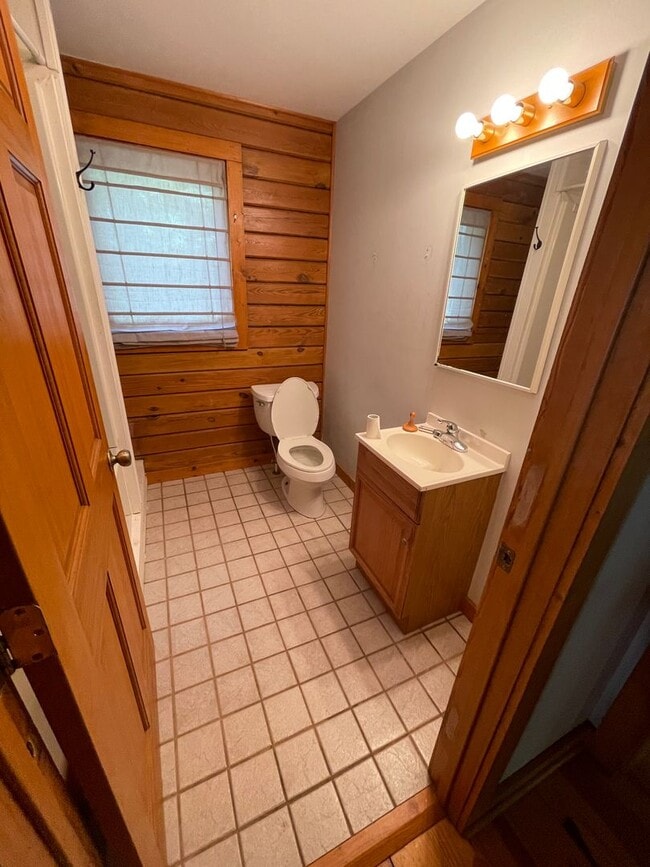 Building Photo - 504 Stuart Williams Rd