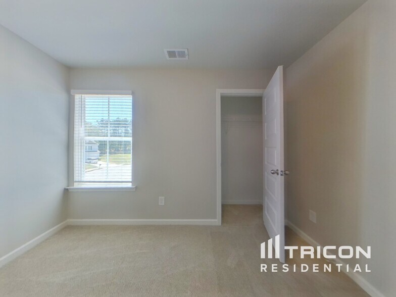 Building Photo - 683 Ragan Ct