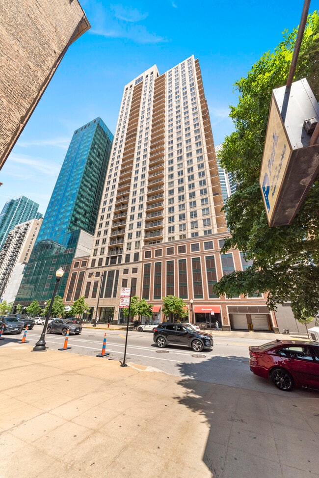 Primary Photo - 1111 S Wabash Ave