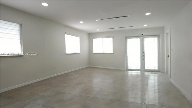 Building Photo - 2741 SW 67th Ave