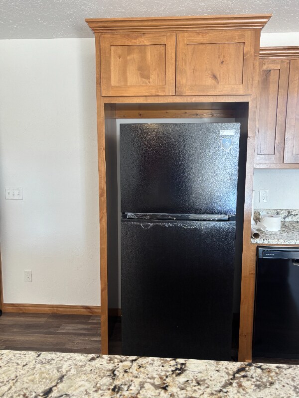 Building Photo - 407 W Adler Ave