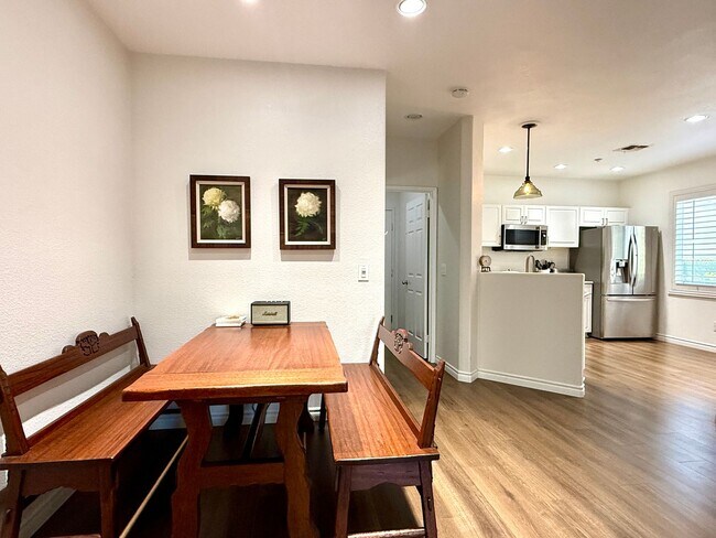 Building Photo - Vibrant 3 Bedroom Townhome in Bressi Ranch
