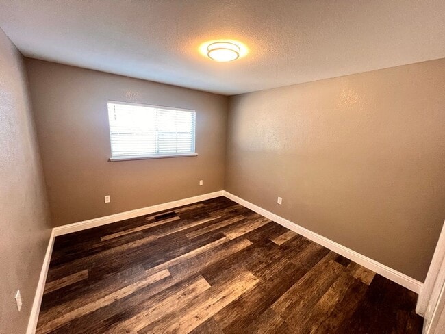 Building Photo - Nicely renovated 3 bedroom home!