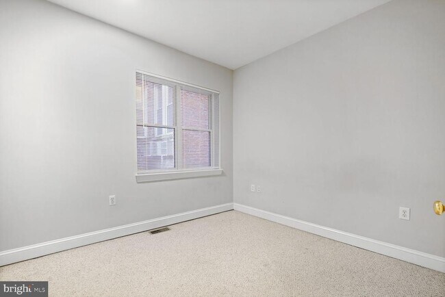 Building Photo - 1417 Chapin St NW