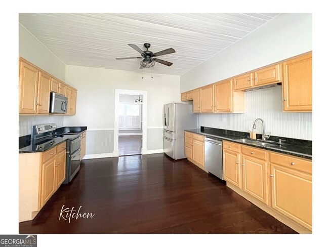 Building Photo - 208 Bartlett St