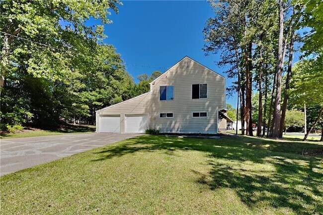 Building Photo - 3352 Ethan Dr