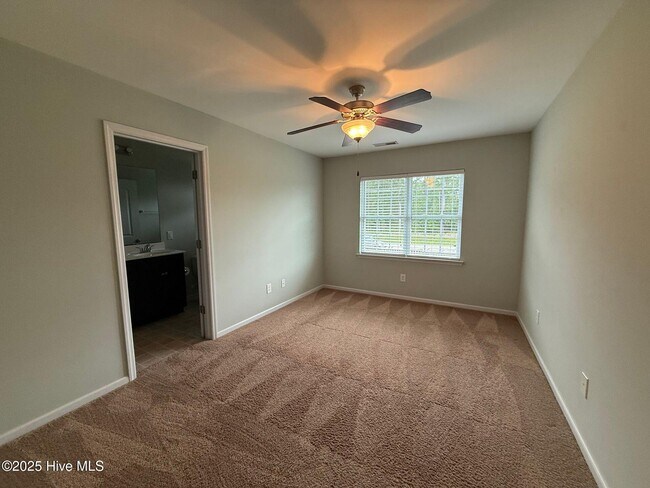 Building Photo - 519 Oyster Rock Ln