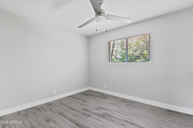 Building Photo - 35 W Medlock Dr