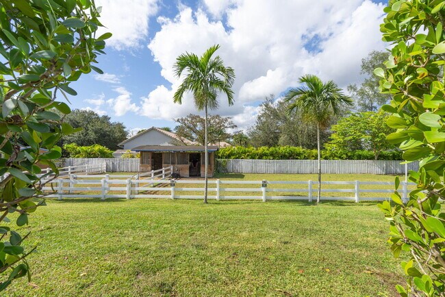 Building Photo - 7447 NW 82nd Terrace