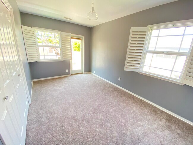 Building Photo - 3521 Pacific Ave