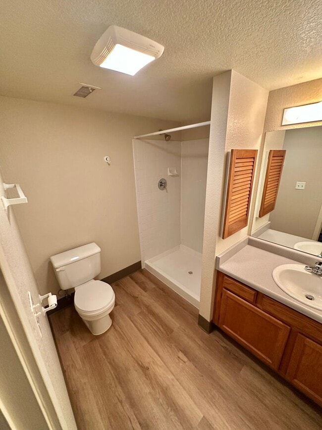 Building Photo - 1225 W Prospect Rd