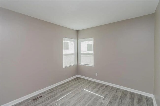 Building Photo - 919 N Piatt Ave