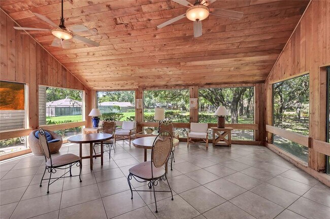 Building Photo - 11528 Riverview Dr