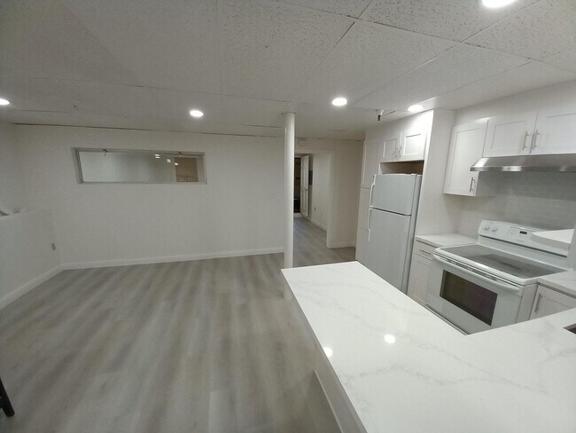 Building Photo - 51 Boardman Pl