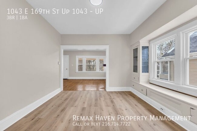 Building Photo - 1043 E 169th St