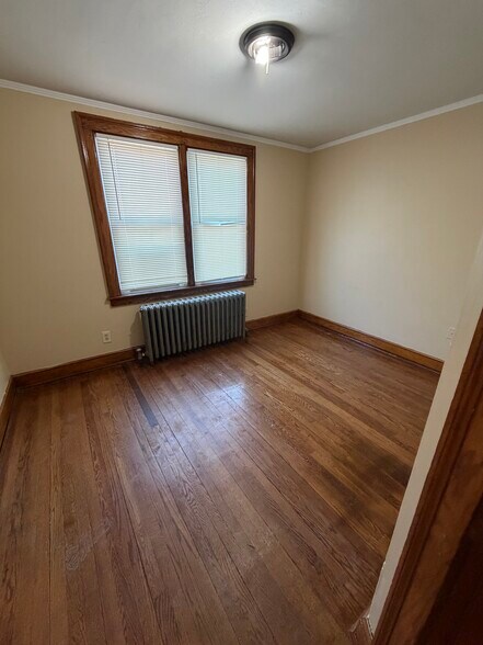 Room 3 - 23 Harbison Ave