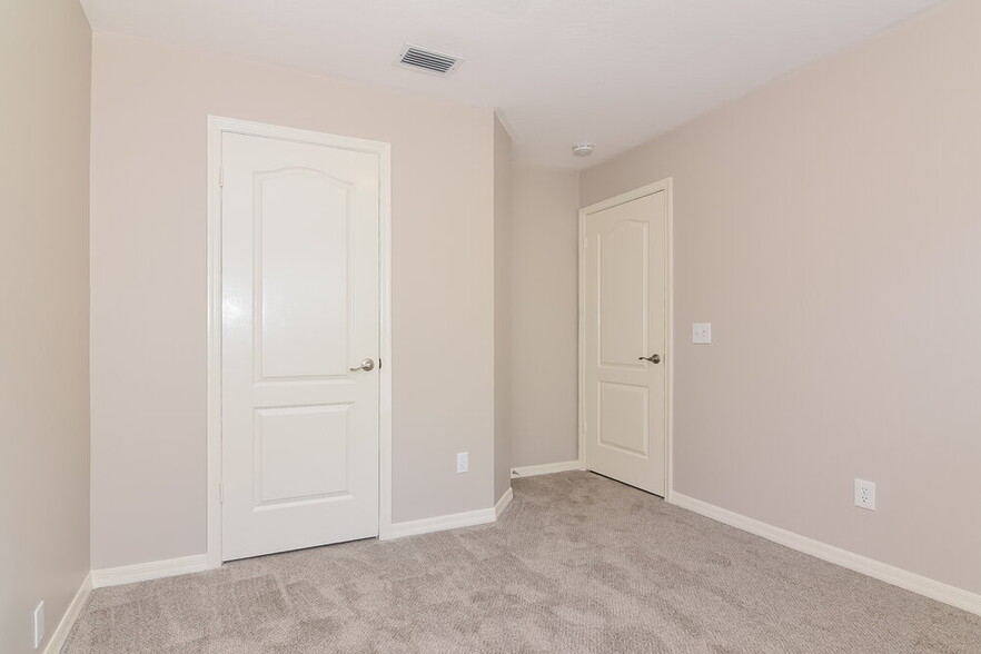 Building Photo - 9726 Cypress Pond Ave