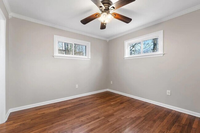 Building Photo - 627 Miles Rd