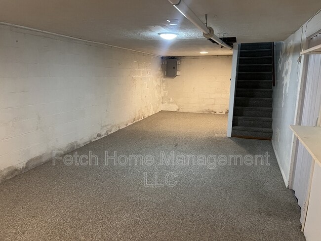 Building Photo - 143 Cedar St