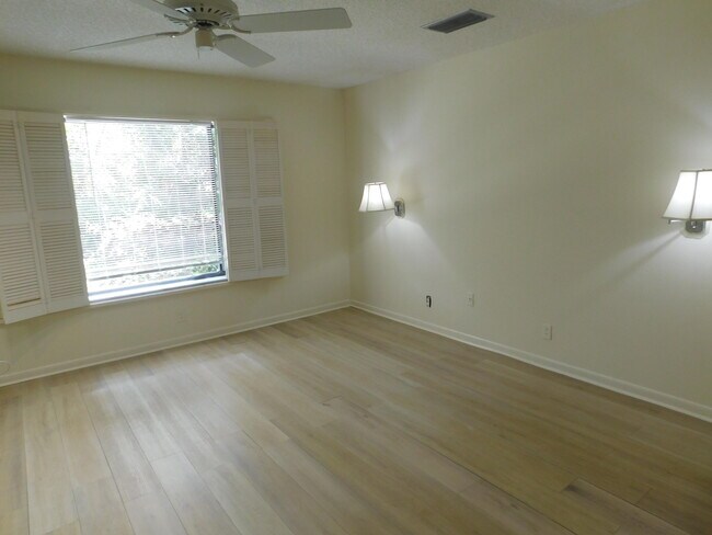 Building Photo - 5660 Piping Rock Dr