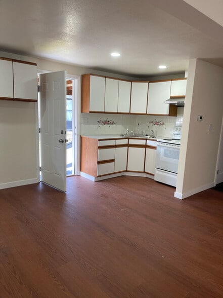 Building Photo - 13217 1st Ave S