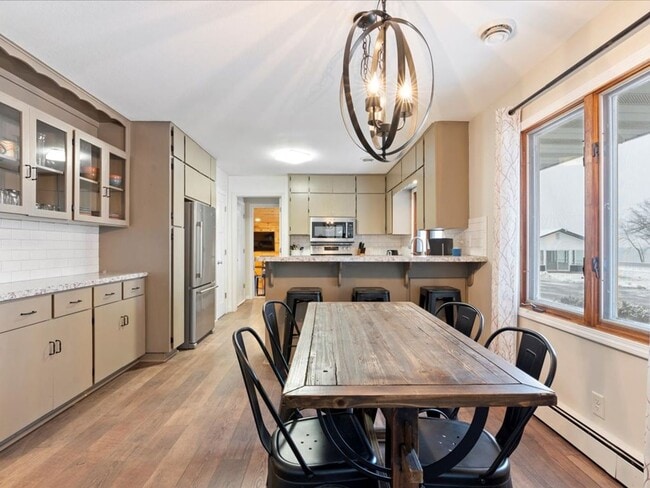 Building Photo - 3 Bedroom House on Mille Lacs Lake - All U...