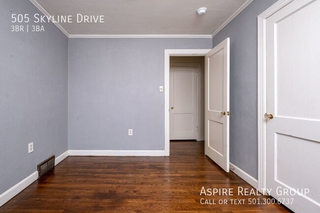 Building Photo - 505 Skyline Dr