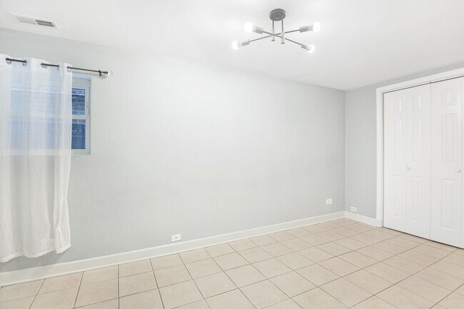 Building Photo - 3112 N Davlin Ct