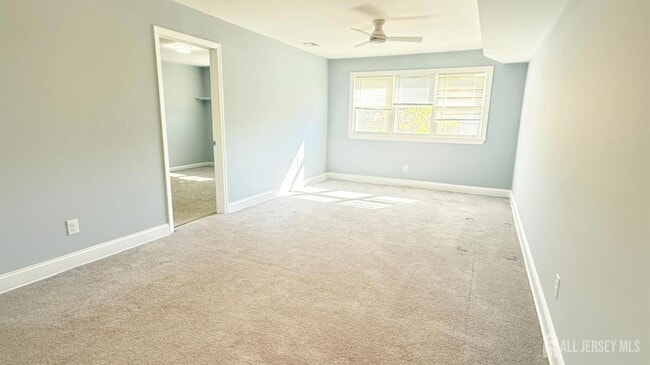 Building Photo - 396 College Dr