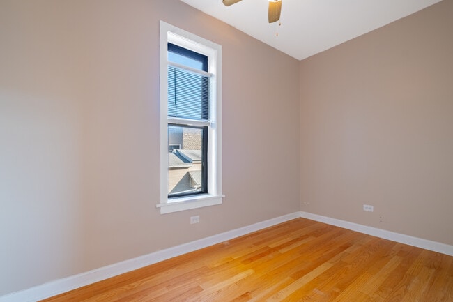 Building Photo - 2418 N Clybourn Ave
