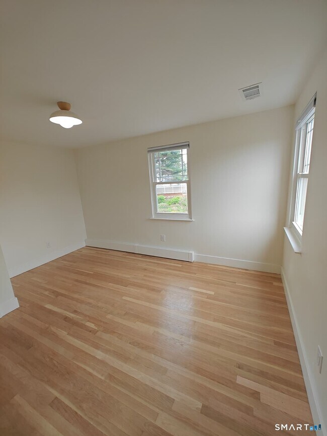 Building Photo - 241 Cricket Knoll