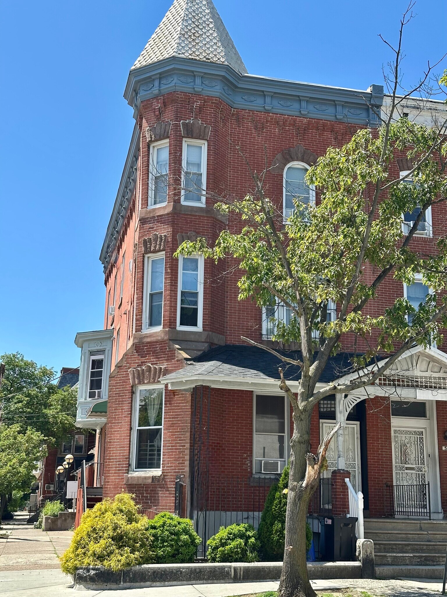 Building Photo - 500 N 34th St
