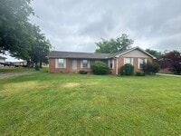 Building Photo - Charming 2-Bedroom Brick Duplex with Spacious Yard in Lebanon