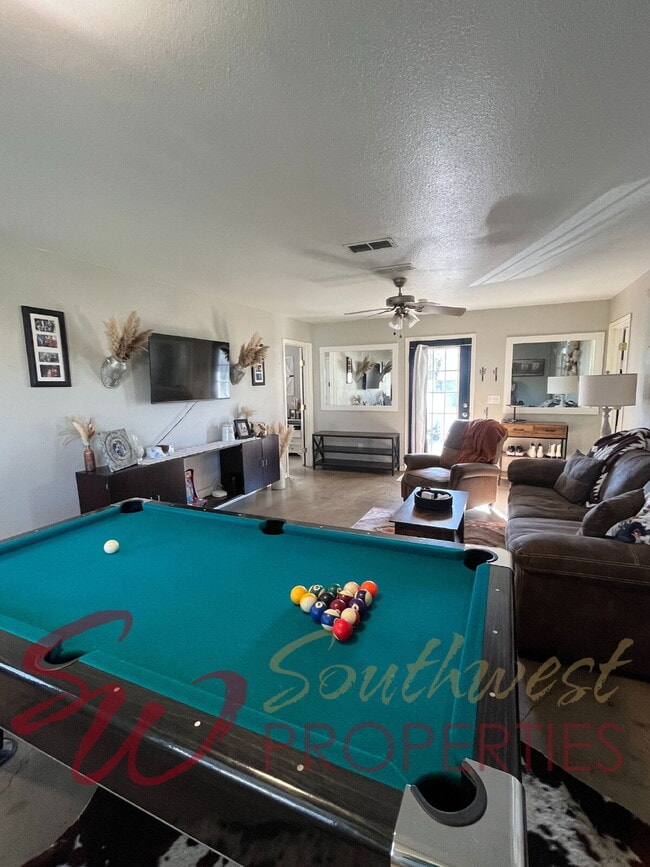 Building Photo - 2 Bedroom, 2 Bathroom Home – Low Maintenance & Convenient Living