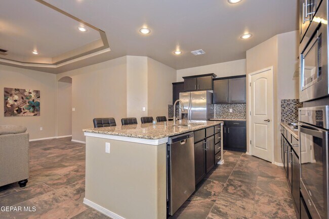Building Photo - 270 Silver Hill