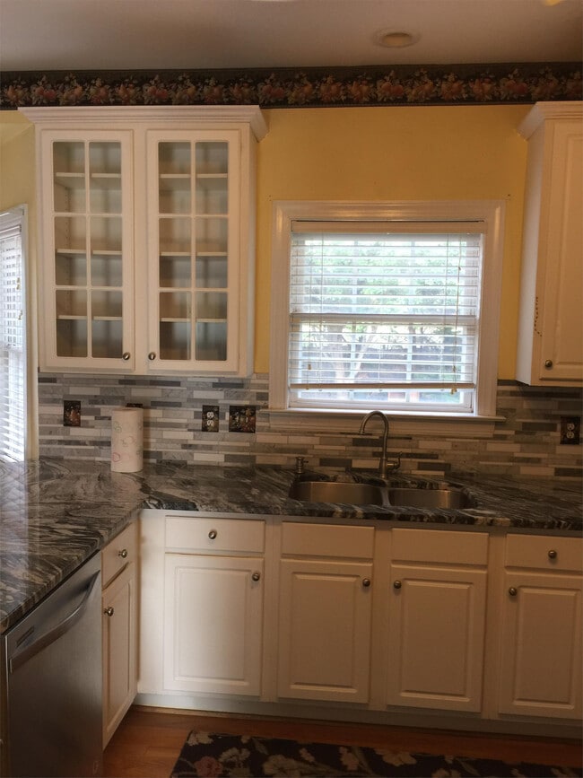 Building Photo - 1834 Rolfe Way