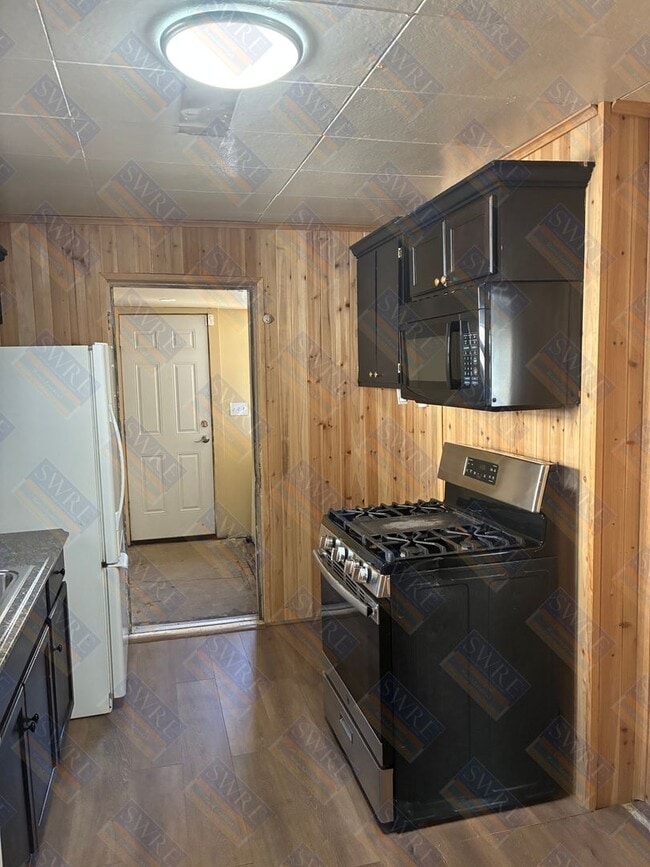 Building Photo - 369 H St