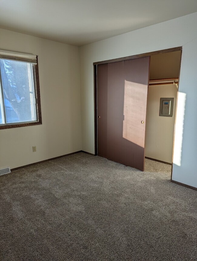 Building Photo - 5674 N 99th St